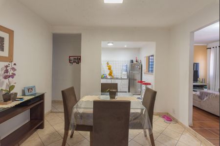 Casa à venda com 250m², 2 quartos e 2 vagasSala