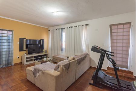 Casa à venda com 250m², 2 quartos e 2 vagasSala