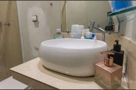 Casa à venda com 250m², 2 quartos e 2 vagasBanheiro Social