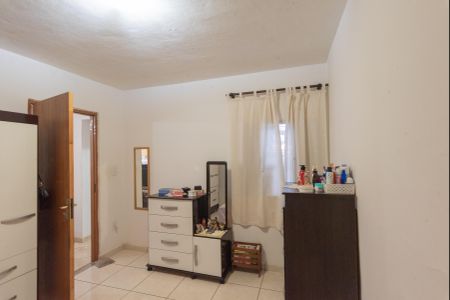 Casa à venda com 250m², 2 quartos e 2 vagasCasa 2- Quarto 1