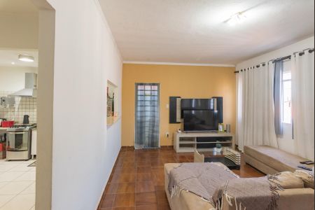 Casa à venda com 250m², 2 quartos e 2 vagasSala