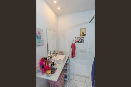 Casa à venda com 250m², 2 quartos e 2 vagasBanheiro da Suíte