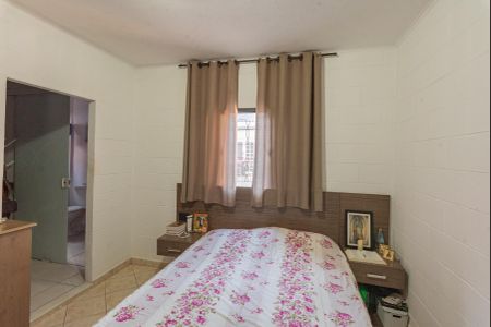 Casa à venda com 250m², 2 quartos e 2 vagasSuíte