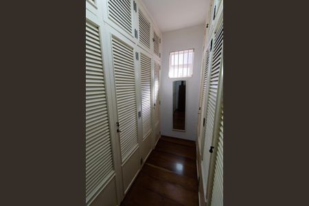 Casa à venda com 332m², 3 quartos e 6 vagas Casa à venda com 332m², 3 quartos e 6 vagasCloset Suíte master