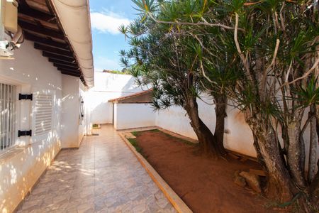 Casa à venda com 332m², 3 quartos e 6 vagas Casa à venda com 332m², 3 quartos e 6 vagasÁrea comum