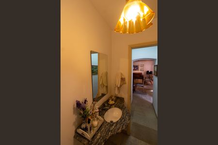 Casa à venda com 332m², 3 quartos e 6 vagas Casa à venda com 332m², 3 quartos e 6 vagasLavabo