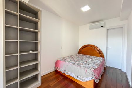Apartamento à venda com 170m², 3 quartos e 2 vagasQuarto 3