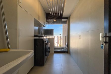 Apartamento à venda com 170m², 3 quartos e 2 vagasBanheiro de Serviço