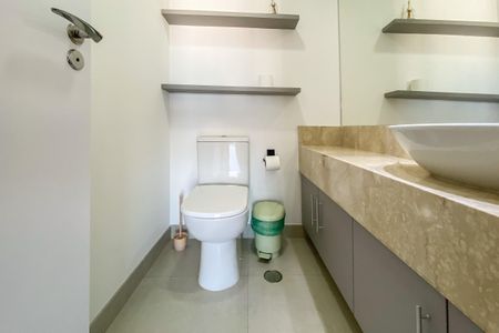 Apartamento à venda com 170m², 3 quartos e 2 vagasBanheiro de Serviço