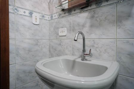 Casa à venda com 143m², 4 quartos e 1 vagaBanheiro Social