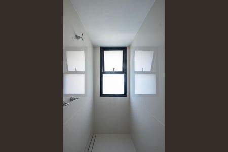 Apartamento à venda com 177m², 3 quartos e 2 vagas Apartamento à venda com 177m², 3 quartos e 2 vagasSuíte 2 - Banheiro