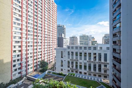 Apartamento à venda com 177m², 3 quartos e 2 vagas Apartamento à venda com 177m², 3 quartos e 2 vagasSala - Vista