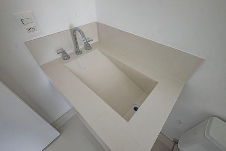 Apartamento à venda com 177m², 3 quartos e 2 vagas Apartamento à venda com 177m², 3 quartos e 2 vagasSuíte 2 - Banheiro