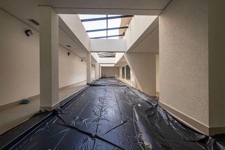 Apartamento à venda com 177m², 3 quartos e 2 vagas Apartamento à venda com 177m², 3 quartos e 2 vagasPiscina