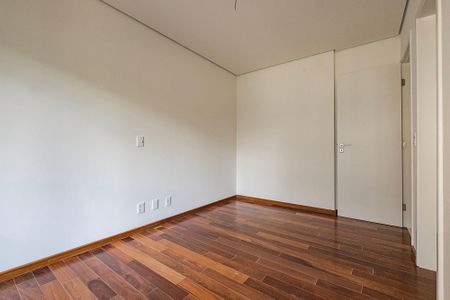 Apartamento à venda com 177m², 3 quartos e 2 vagas Apartamento à venda com 177m², 3 quartos e 2 vagasSuíte 2