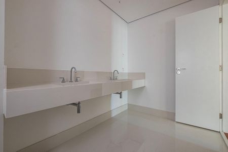 Apartamento à venda com 177m², 3 quartos e 2 vagas Apartamento à venda com 177m², 3 quartos e 2 vagasSuíte 1 - Banheiro