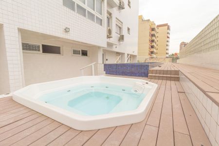 Apartamento para alugar com 128m², 3 quartos e 2 vagas Apartamento para alugar com 128m², 3 quartos e 2 vagasÁrea comum - Piscina