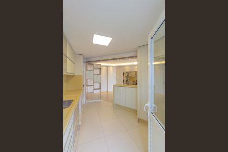 Apartamento para alugar com 128m², 3 quartos e 2 vagas Apartamento para alugar com 128m², 3 quartos e 2 vagasCozinha