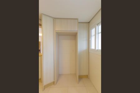 Apartamento para alugar com 128m², 3 quartos e 2 vagas Apartamento para alugar com 128m², 3 quartos e 2 vagasCozinha