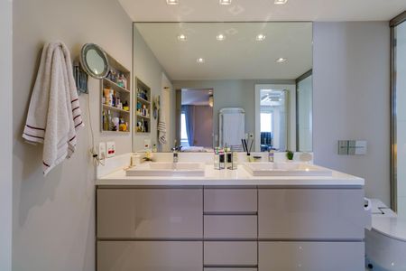 Apartamento à venda com 314m², 3 quartos e 4 vagasBanheiro da Suíte 1