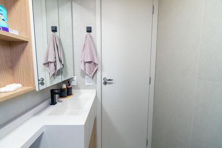 Apartamento à venda com 70m², 2 quartos e 1 vaga Apartamento à venda com 70m², 2 quartos e 1 vagaBanheiro Social