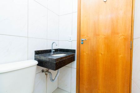 Casa de condomínio para alugar com 36m², 1 quarto e sem vagaBanheiro