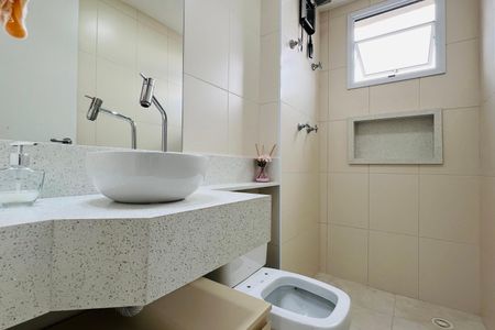 Apartamento à venda com 122m², 3 quartos e 2 vagasBanheiro 