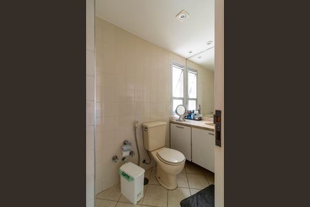 Apartamento à venda com 196m², 4 quartos e 3 vagas Apartamento à venda com 196m², 4 quartos e 3 vagasBanheiro da Suíte 1