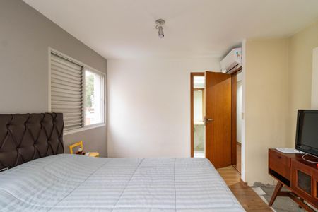 Apartamento à venda com 196m², 4 quartos e 3 vagas Apartamento à venda com 196m², 4 quartos e 3 vagasSuíte 2