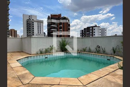 Apartamento à venda com 196m², 4 quartos e 3 vagas Apartamento à venda com 196m², 4 quartos e 3 vagasÁrea comum - Piscina