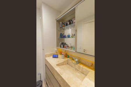 Apartamento à venda com 113m², 3 quartos e 2 vagasBanheiro da Suíte 2