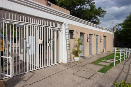 Apartamento à venda com 49m², 2 quartos e 1 vaga Apartamento à venda com 49m², 2 quartos e 1 vagaFachada e portaria