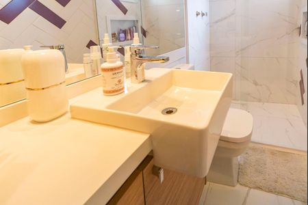 Apartamento à venda com 67m², 2 quartos e 2 vagasBanheiro do Quarto 2