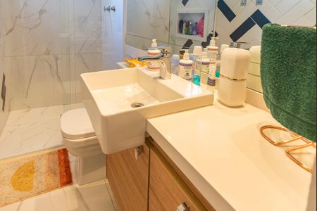 Apartamento à venda com 67m², 2 quartos e 2 vagasBanheiro Social