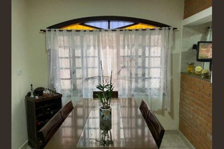 Casa à venda com 3 quartos, 125m² em Vila Liviero, São Paulo