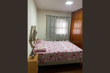 Casa à venda com 3 quartos, 125m² em Vila Liviero, São Paulo