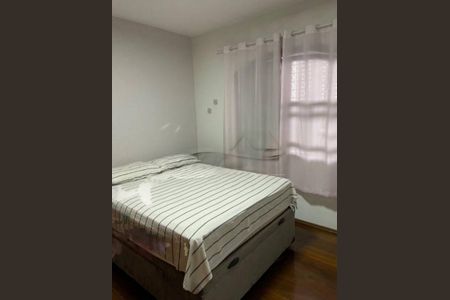 Casa à venda com 3 quartos, 125m² em Vila Liviero, São Paulo