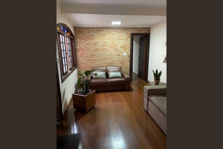 Casa à venda com 3 quartos, 125m² em Vila Liviero, São Paulo
