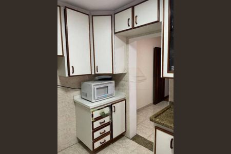 Casa à venda com 3 quartos, 125m² em Vila Liviero, São Paulo