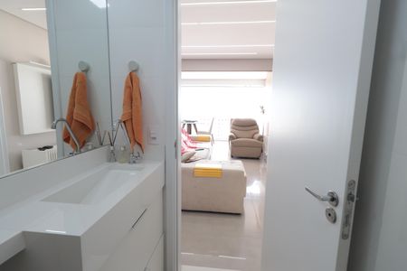 Apartamento à venda com 78m², 2 quartos e 2 vagasBanheiro Social