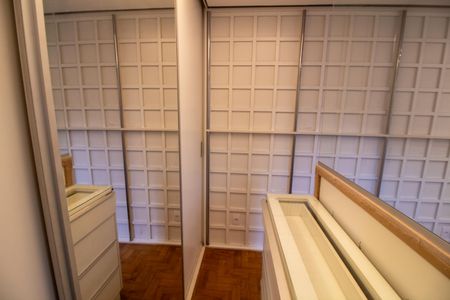 Apartamento à venda com 82m², 2 quartos e 1 vagaCloset da Suíte 2