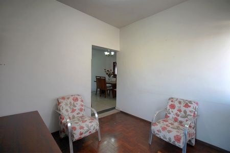 Casa à venda com 360m², 4 quartos e 1 vagaSala