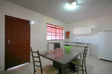 Casa à venda com 360m², 4 quartos e 1 vagaCozinha
