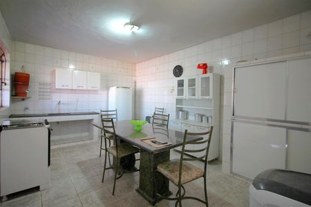 Casa à venda com 360m², 4 quartos e 1 vagaCozinha