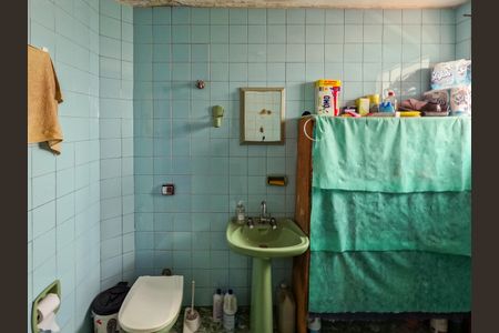 Casa à venda com 380m², 2 quartos e 1 vagaBanheiro