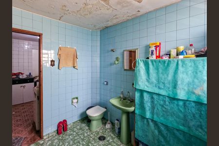 Casa à venda com 380m², 2 quartos e 1 vagaBanheiro