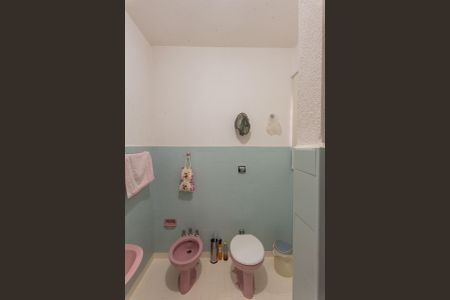 Casa à venda com 195m², 3 quartos e 2 vagasBanheiro