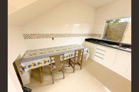 Casa para alugar com 60m², 2 quartos e 2 vagasSala/Cozinha