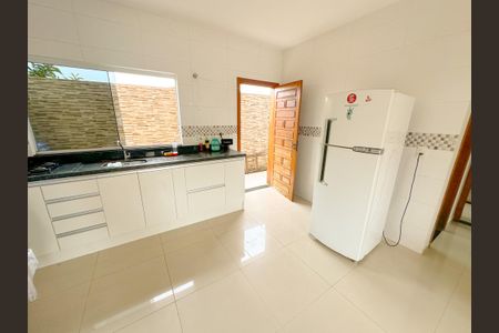 Casa para alugar com 60m², 2 quartos e 2 vagasCozinha