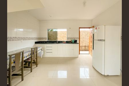 Casa para alugar com 60m², 2 quartos e 2 vagasCozinha